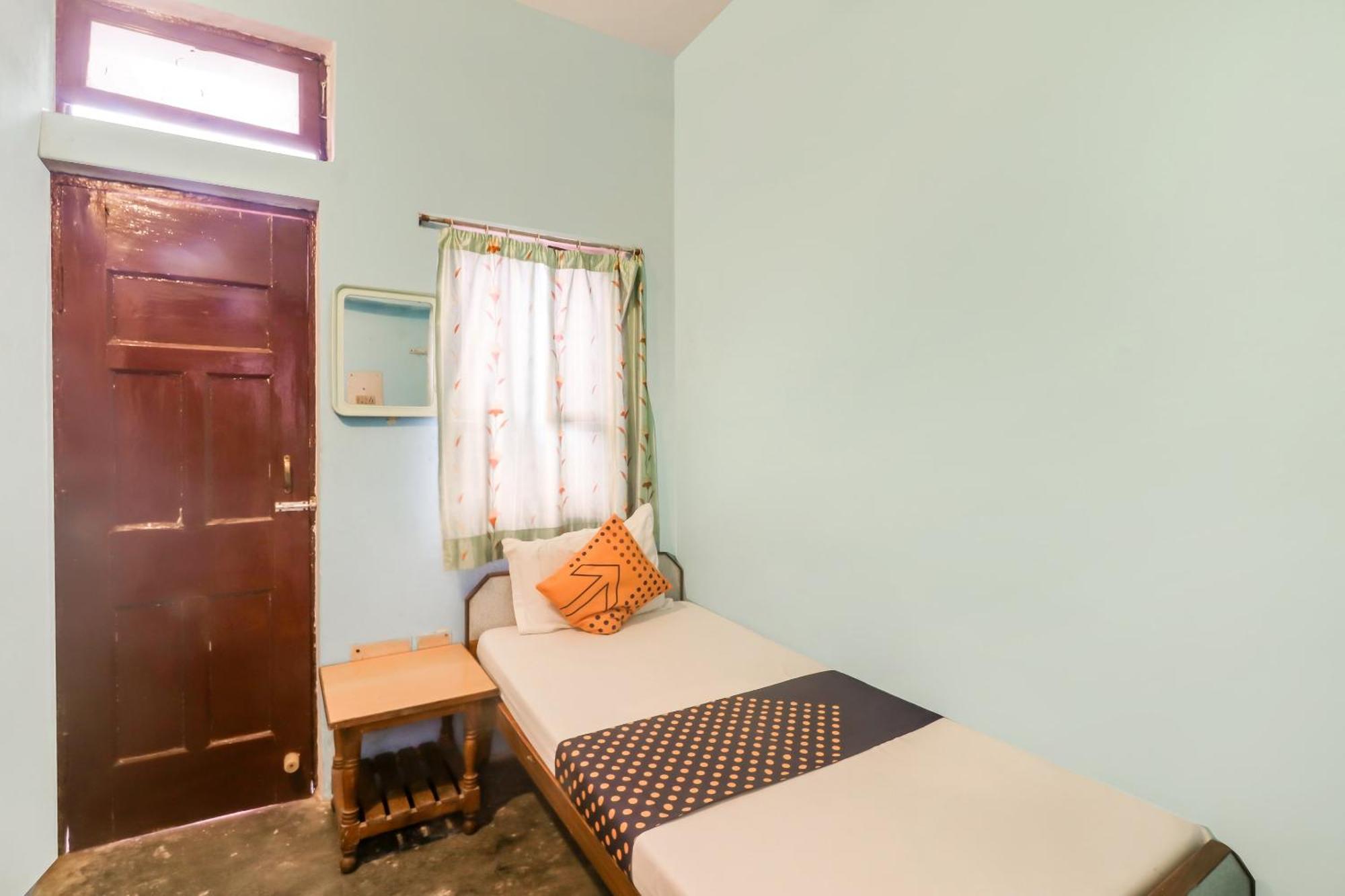 Spot On Mishra Guest House Varanasi Exterior foto