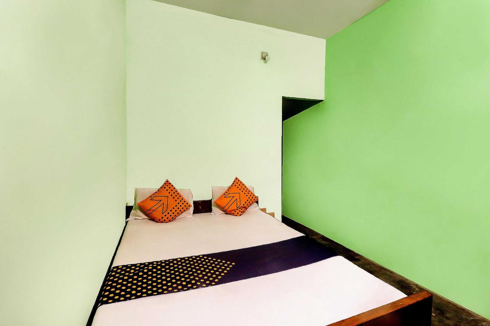 Spot On Mishra Guest House Varanasi Exterior foto
