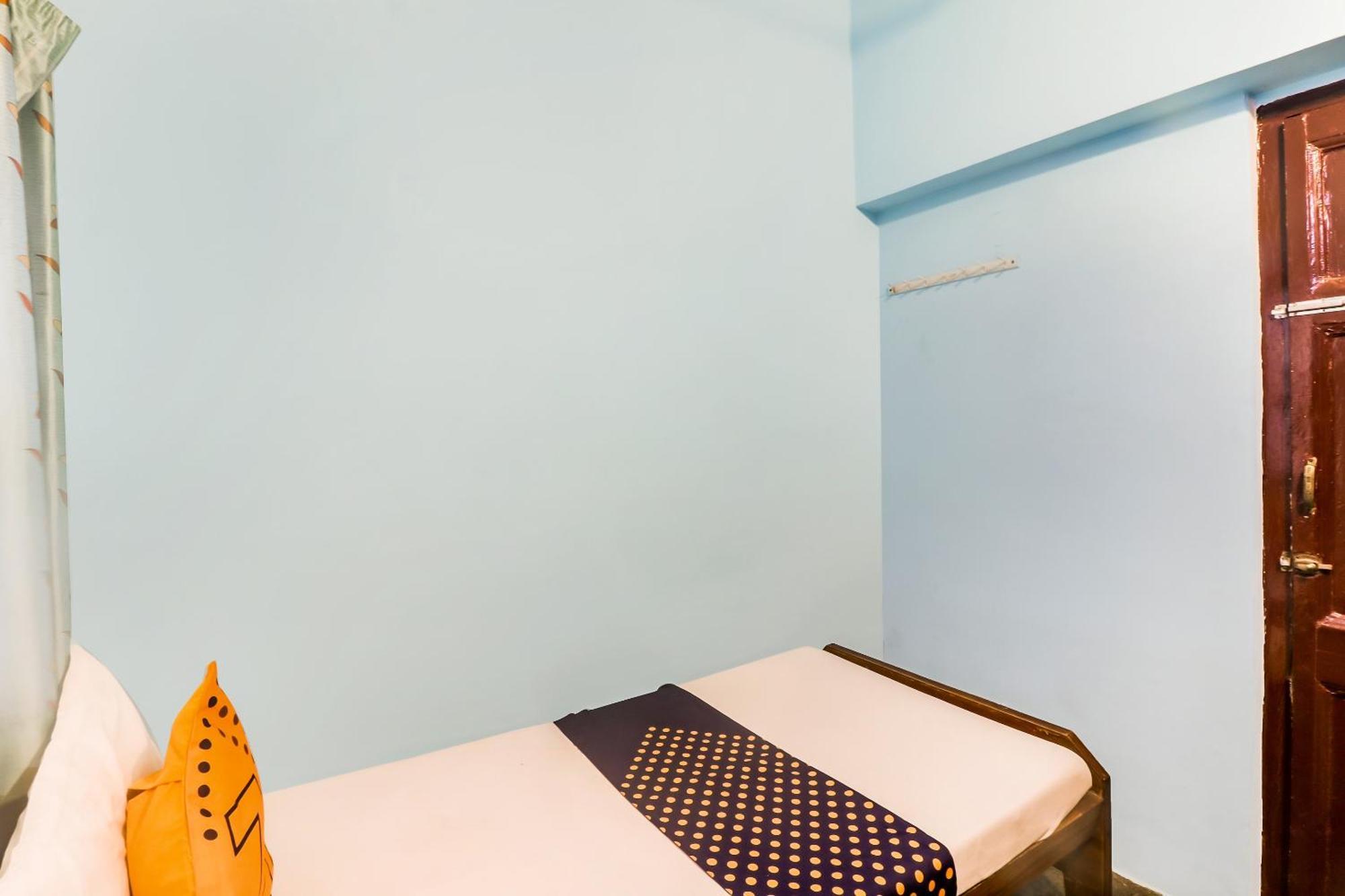 Spot On Mishra Guest House Varanasi Exterior foto