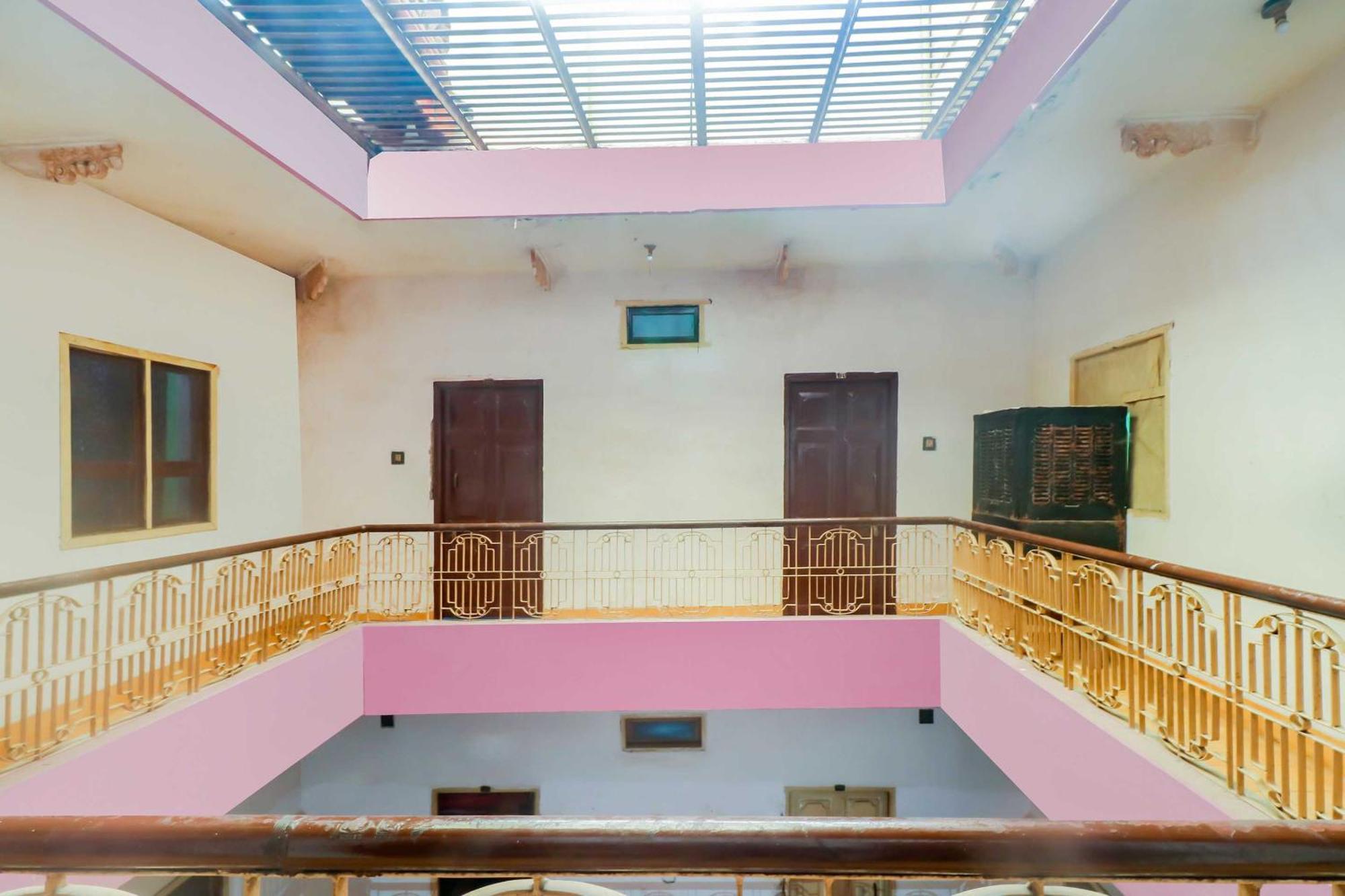 Spot On Mishra Guest House Varanasi Exterior foto