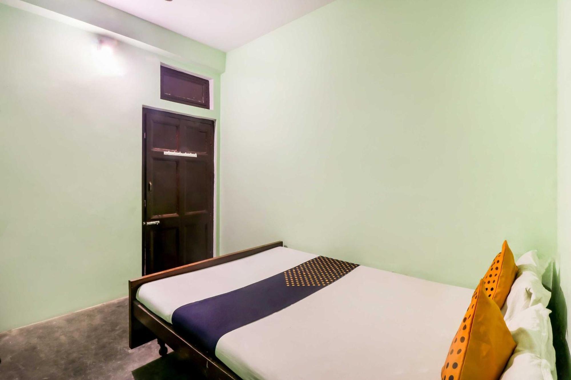 Spot On Mishra Guest House Varanasi Exterior foto